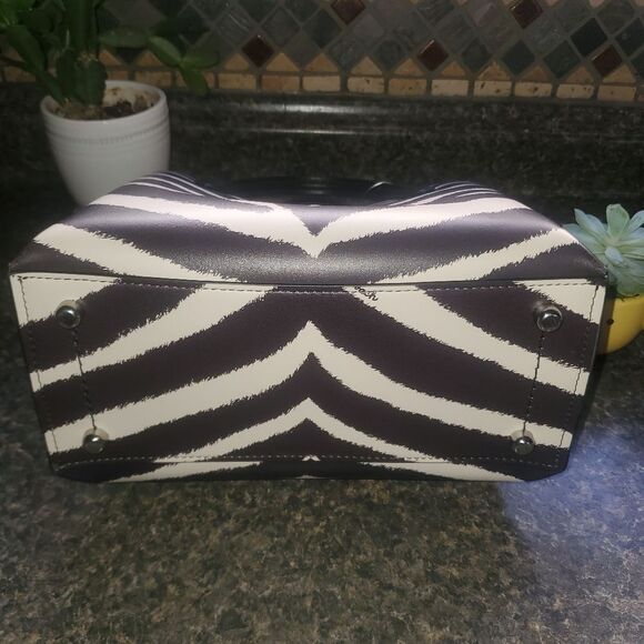 RETAIL Coach Zebra Print Willow Bucket Bag + Black Coach "Pillow" Wristlet - Picture 11 of 16